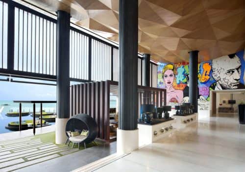 10 W Lounge - Welcome Area