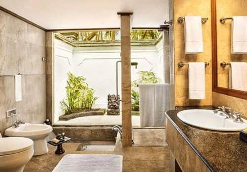 Lanai Bathroom