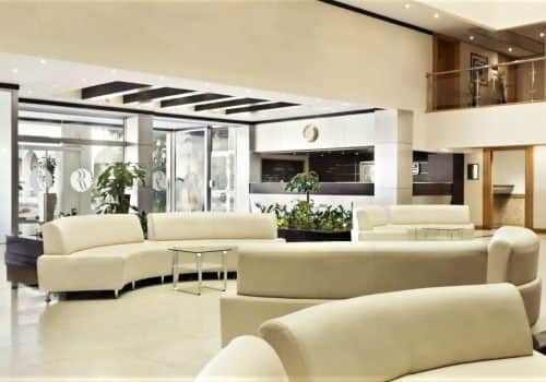 Oman Hotels - Ramada by Wyndham Qurum Beach - Oman Rundreise (5)