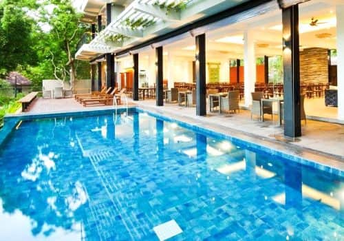 The Lake Forest Hotel (3)