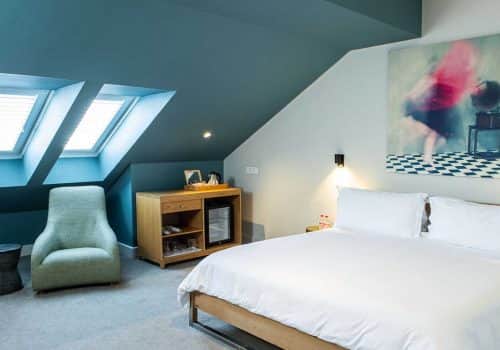 cl0qrn7ji0b5jxvpb5uwgfmbp-v-a-hotel-rooms-loft-rooms-3.1200x675
